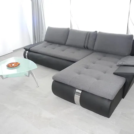Brig City Apartment بريغ